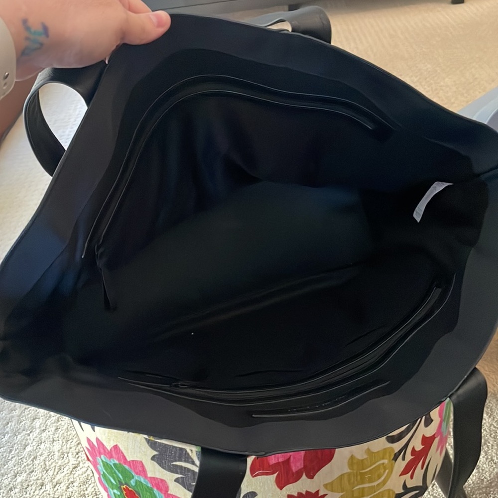 Lululemon Gym Tote - Picture 3 of 12
